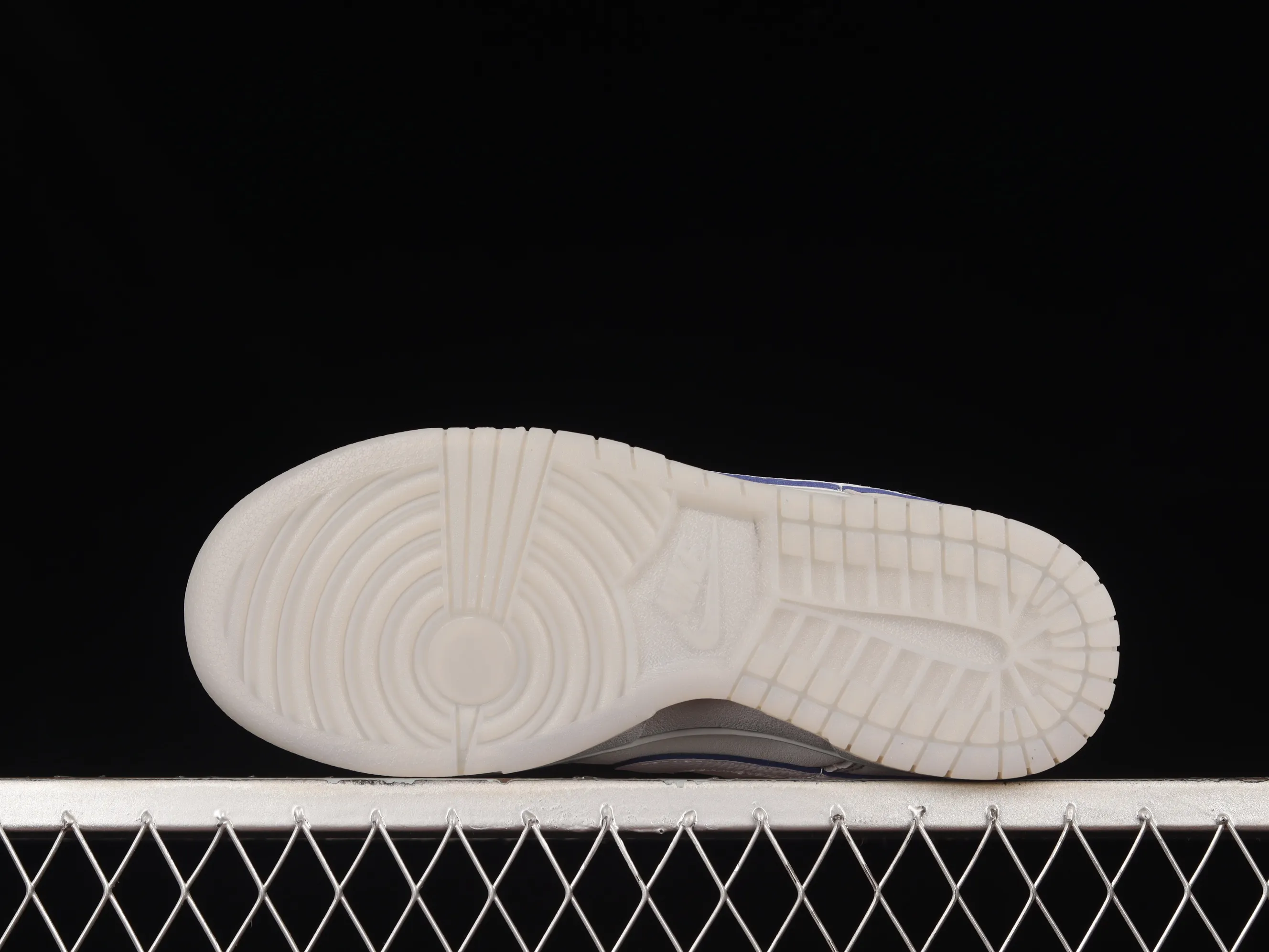 All Categories Nk SB Dunk Series Nk SB Dunk Low Low-top sneakers Pure original version Nk SB Dunk Low "Grey Leather" Moon Gray SB low-top sports and leisure sneakers DX3722-001
